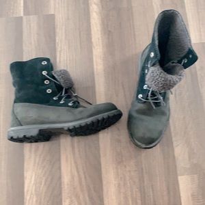 Women’s black timberland boots size 9